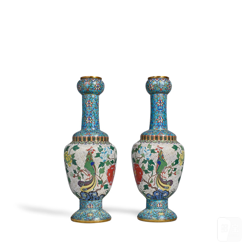 民國/二十世紀 掐絲琺琅纏枝蓮鳳紋瓶一對 | A PAIR OF CLOISONNÉ-ENAMEL 'PHOENIX' VASES